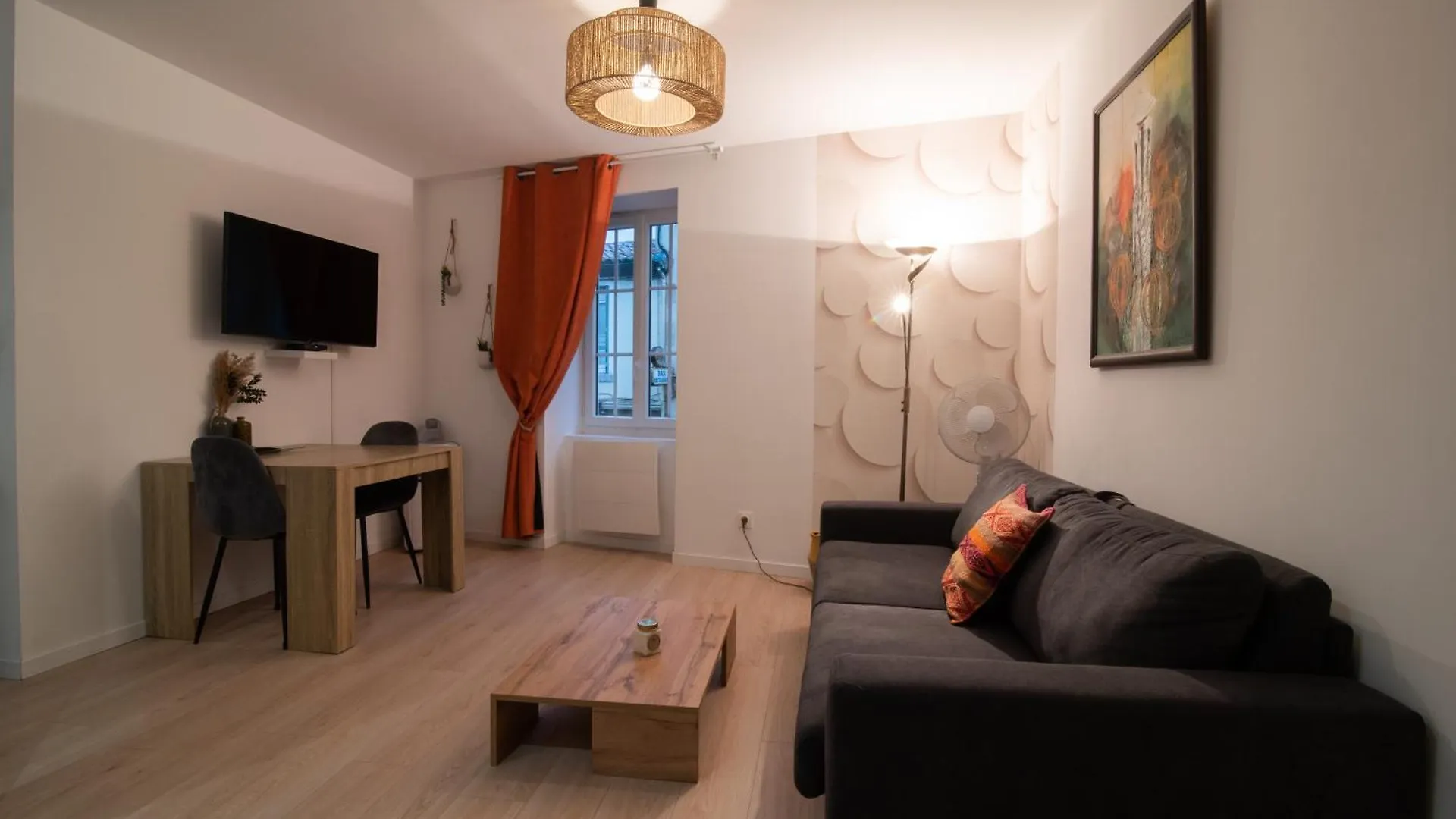 Spacieux Et Douillet T2 Au Centre Valence  Apartment